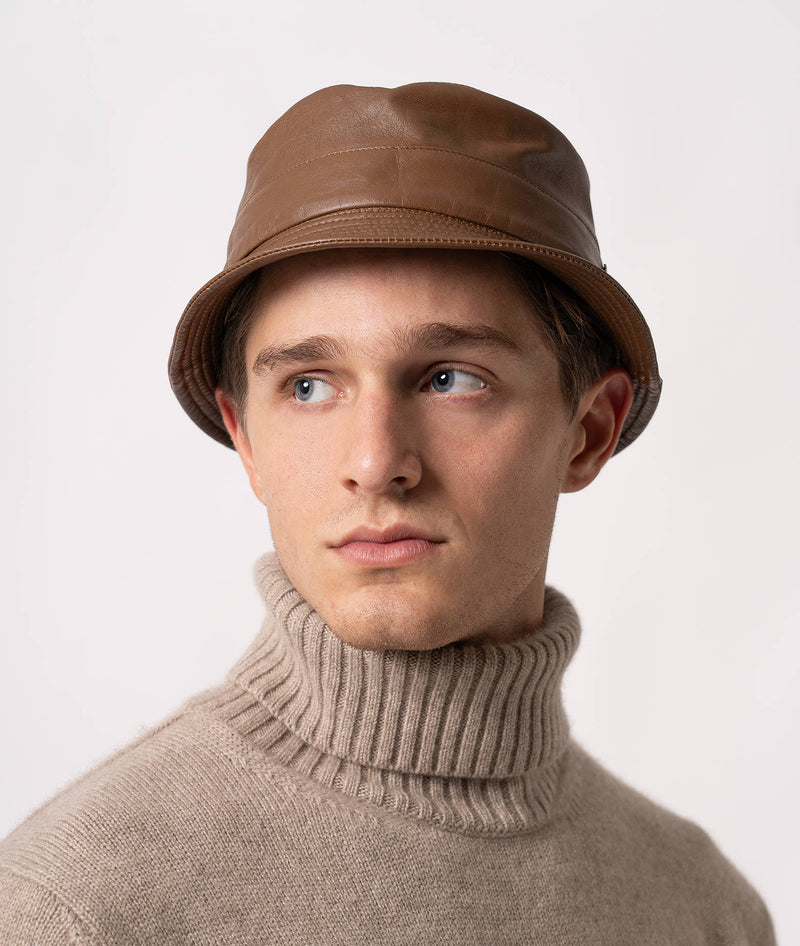 Cappello pescatore in pelle
